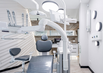 Фото клиники MagicDent (МагикДент) на Юных Ленинцев — №17