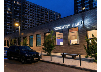Фото клиники RISU (Рису) на б-ре им. Дмитрия Шостаковича — №1