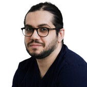 Мнацаканян Тигран Александрович — стоматолог-хирург