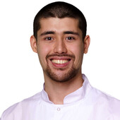 Алимов Малик Алимович — стоматолог-хирург, стоматолог