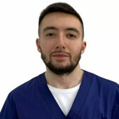 Шахназарян Эдуард Михайлович — стоматолог-терапевт, стоматолог