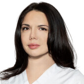 Селянинова Диана Александровна — стоматолог-терапевт