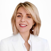 Евглевская Алина Сергеевна — дерматолог, косметолог