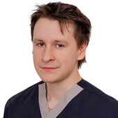 Цехмистров Евгений Сергеевич — стоматолог