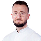 Вартапетов Александр Георгиевич — стоматолог-хирург