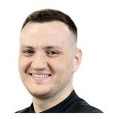 Ульянников Эмиль Велиевич — стоматолог, стоматолог-хирург