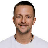 Жаров Александр Валерьевич — стоматолог-ортопед