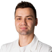 Варельджан Сергей Эдуардович — пластический хирург