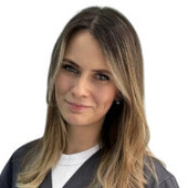 Аксенова Алена Олеговна — стоматолог, стоматолог-хирург