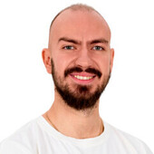 Коноводов Виталий Владимирович — стоматолог-хирург, стоматолог