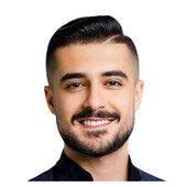 Ашоур Еиасс Саламович — стоматолог