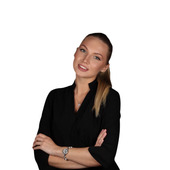 Андриянова Елена Андреевна — стоматолог, стоматолог-ортодонт