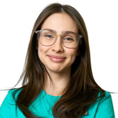 Мишанина Дарья Алексеевна — стоматолог-хирург, гигиенист стоматологический