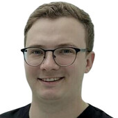 Стерхов Данил Сергеевич — стоматолог-хирург