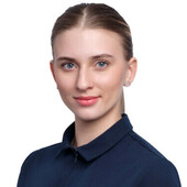 Квасникова Арина Михайловна — стоматолог, стоматолог-терапевт