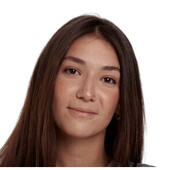 Эль Акад Даяна — стоматолог