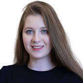 Слесарева Полина Сергеевна — стоматолог, стоматолог-гигиенист