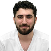 Зугумов Мухтар Гамзатдаевич — стоматолог