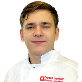 Батраченко Роман Евгеньевич — гигиенист стоматологический