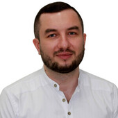 Мостиев Заур Эдуардович — гигиенист стоматологический, стоматолог