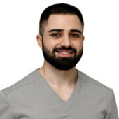 Погосян Эдгар Андраникович — стоматолог, стоматолог-хирург