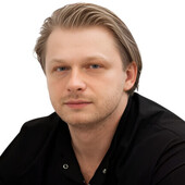 Ермолаев (Смирнов) Антон Владимирович — стоматолог-имплантолог, стоматолог