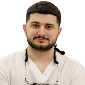 Тер-Погосян Давид Азнавурович — стоматолог-терапевт
