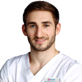 Андриясов Владимир Артурович — стоматолог, стоматолог-хирург