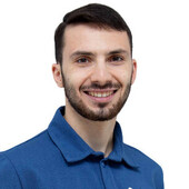 Мкртумян Янис Владимирович — стоматолог, стоматолог-терапевт