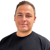 Шульмейстер Данила Дмитриевич — стоматолог-хирург