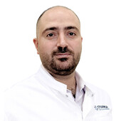Алькхатиб Нашван — пластический хирург