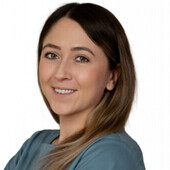 Денюкова Динара Михайловна — стоматолог, стоматолог-терапевт