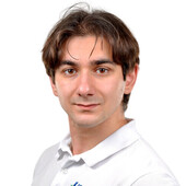 Агасиев Эльдар Вадимович — стоматолог, стоматолог-хирург