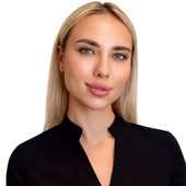Ященко Анна Романовна — стоматолог, стоматолог-ортодонт