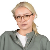 Гуляева Юлия Дмитриевна — стоматолог, стоматолог-хирург