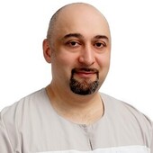 Хапчаев Руслан Таласович — окулист (офтальмолог)