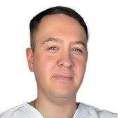 Камусин Евгений Азатович — стоматолог-терапевт, стоматолог