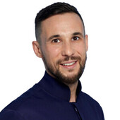 Гольдштейн Илья Игоревич — стоматолог-хирург, стоматолог-имплантолог