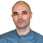 Манолий Евгений Денисович — стоматолог, стоматолог-терапевт