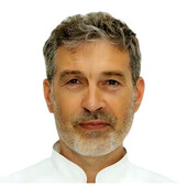 Маяков Олег Александрович — челюстно-лицевой хирург, стоматолог