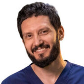 Азманов Александр Михайлович — пластический хирург