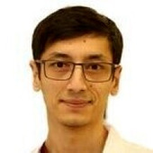 Ахунов Амир Абдумаликович — офтальмохирург, окулист (офтальмолог)