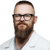 Фиников Александр Владимирович — челюстно-лицевой хирург