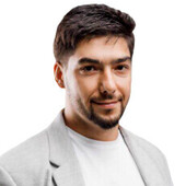 Карманов Дмитрий Владимирович — пластический хирург