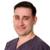 Хечиков Артур Джоникович — стоматолог, стоматолог-хирург