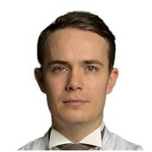 Ушаков Евгений Дмитриевич — стоматолог-терапевт