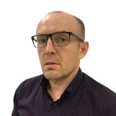 Карнаев Евгений Артурович — стоматолог-хирург, стоматолог