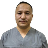 Амракулов Назирбек Нуралиевич — травматолог-ортопед, ортопед