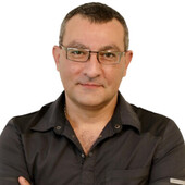 Науменко Антон Александрович — стоматолог, стоматолог-хирург