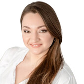 Гаптрахманова Айсиня Возиховна — стоматолог, стоматолог-ортодонт